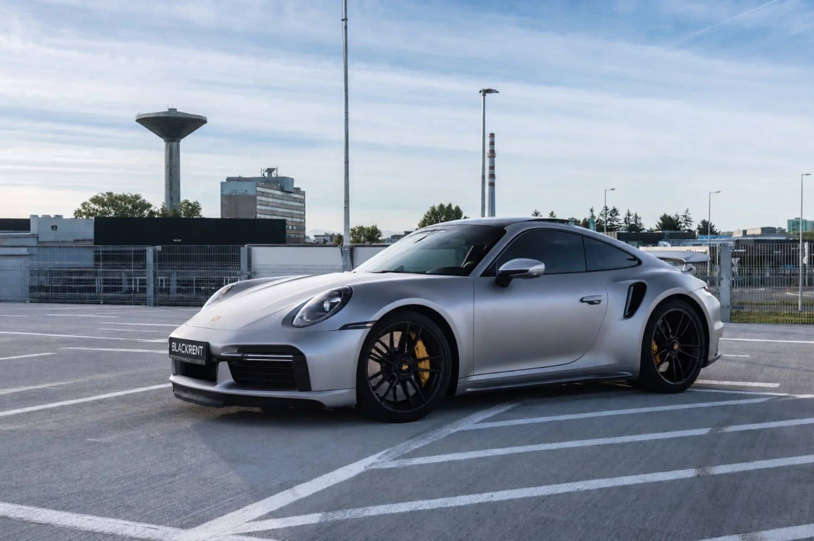 Porsche 911 2021 - Kliknutím zobrazíte detail vozidla Porsche 911 2021 petrol - Náhľad prémiového vozidla v BlackRent autopožičovni na Slovensku za 429,53€/deň